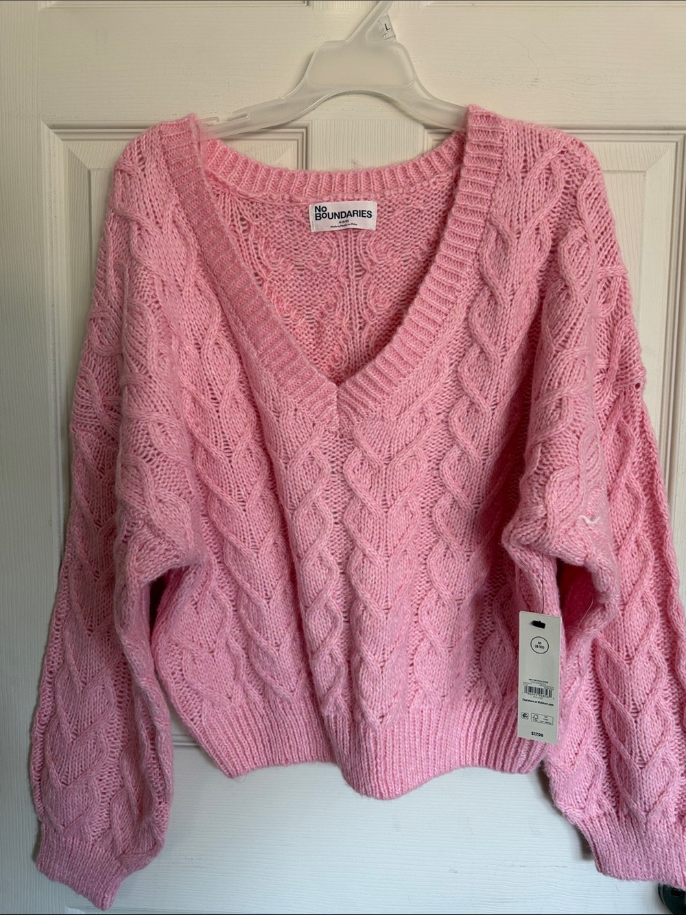 No Boundaries Medium Light Pink Cable V-Neck Sweater💗